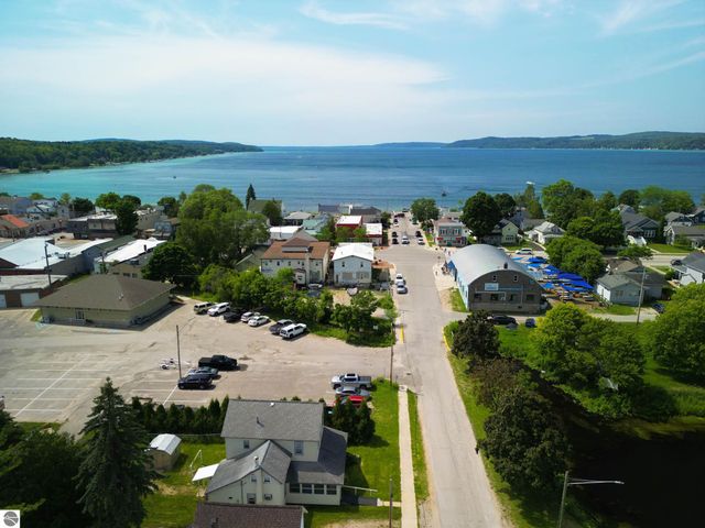 7301 Clark Street, Beulah, MI 49617