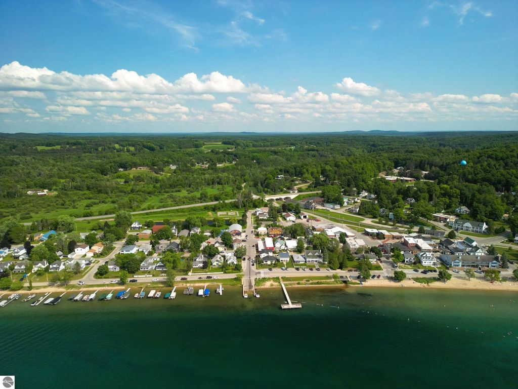 7301 Clark Street, Beulah, MI 49617