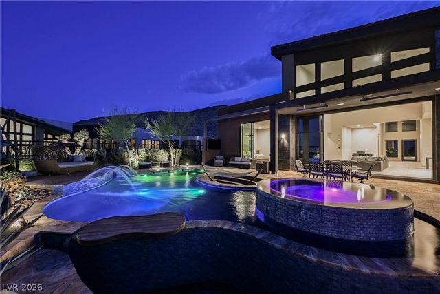 5241 Peak Climb Drive, Las Vegas, NV 89135