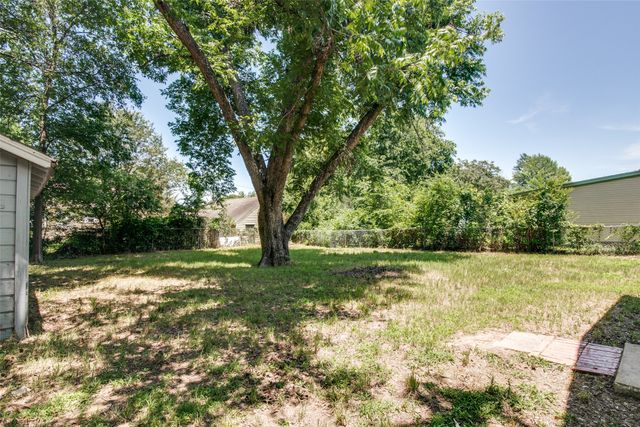 606 W High Street, Terrell, TX 75160