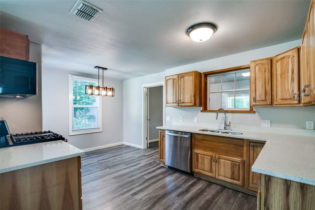 606 W High Street, Terrell, TX 75160