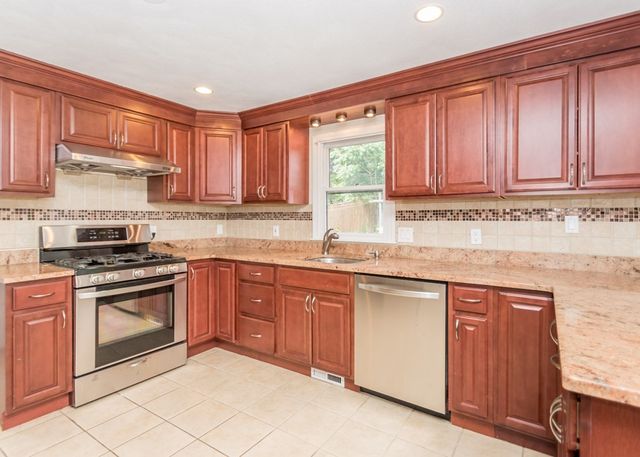 20 Smart Street 20, Waltham, MA 02451