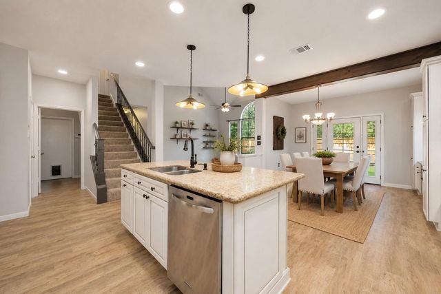11 Alden Glen Court, The Woodlands, TX 77382