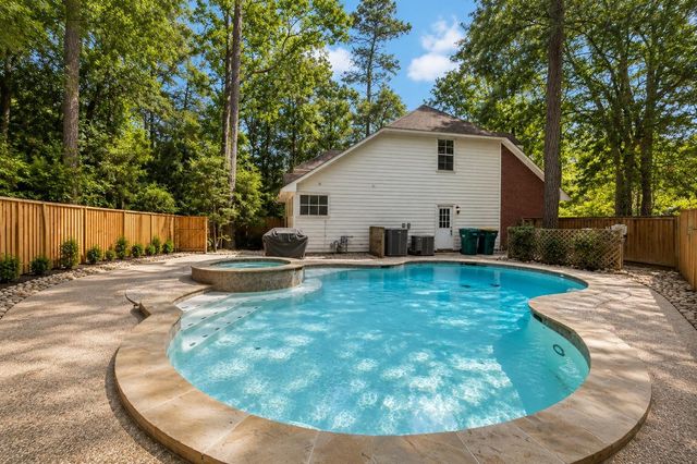 11 Alden Glen Court, The Woodlands, TX 77382