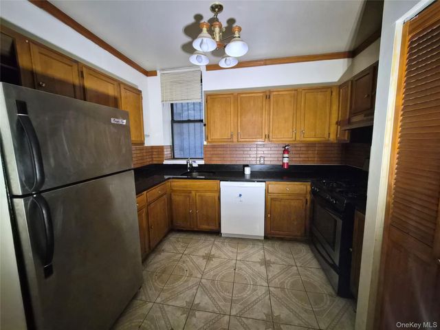 1500 Bedford Avenue 1E, Brooklyn, NY 11216