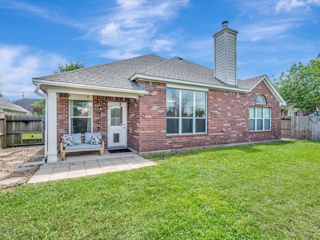 8815 Sunforest Lane, Pearland, TX 77584