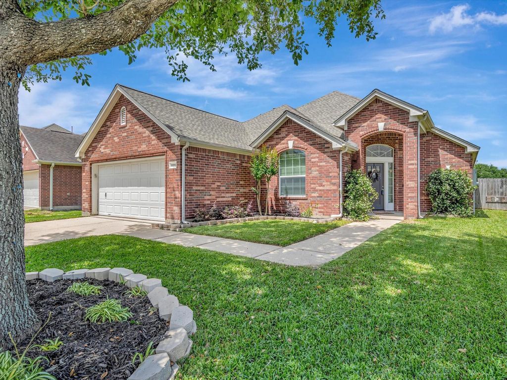 8815 Sunforest Lane, Pearland, TX 77584