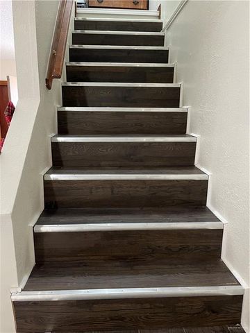 820 N 6th Avenue, Edinburg, TX 78541