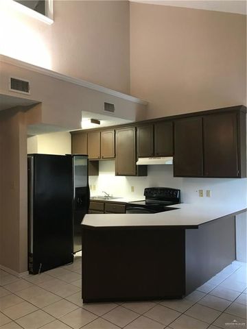 820 N 6th Avenue, Edinburg, TX 78541