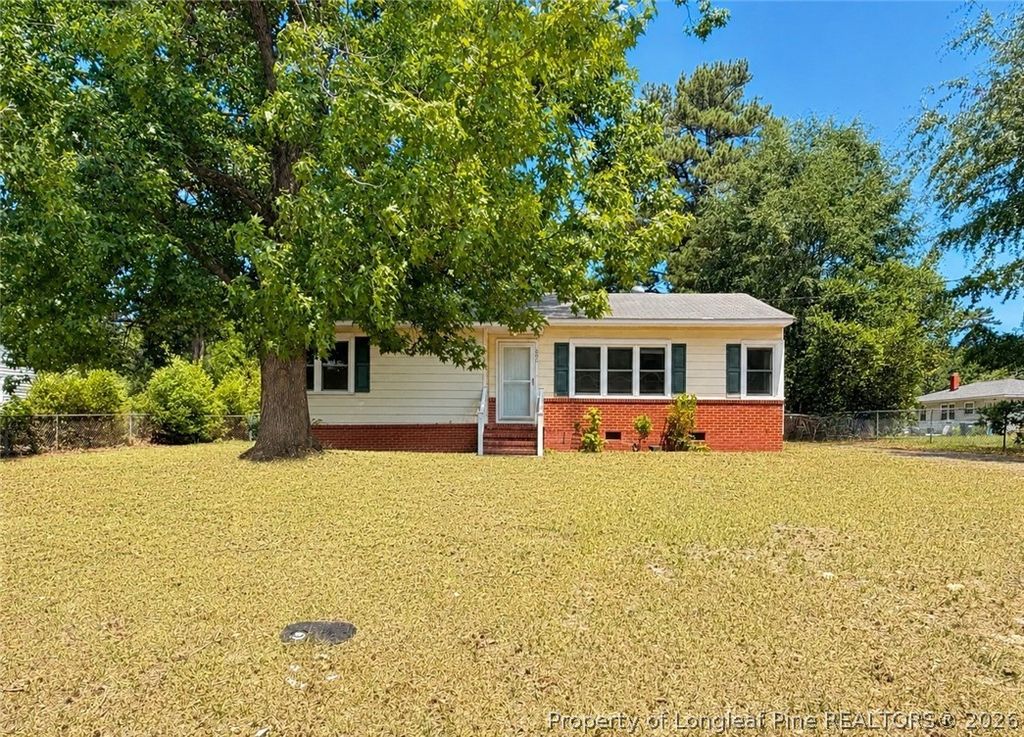 1006 Sandalwood Drive, Fayetteville, NC 28304 — exterior