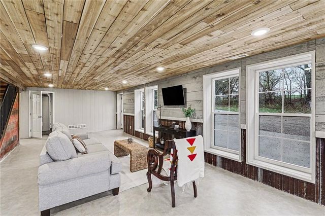 8673 W MO-116 Highway, Gower, MO 64454