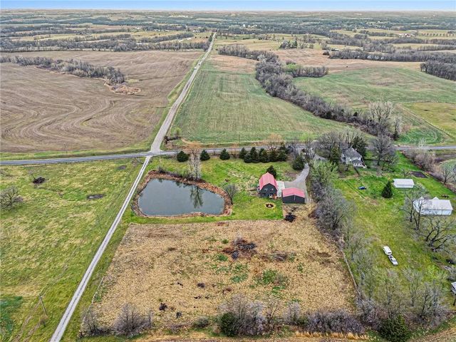 8673 W MO-116 Highway, Gower, MO 64454