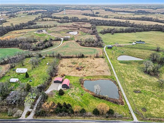 8673 W MO-116 Highway, Gower, MO 64454