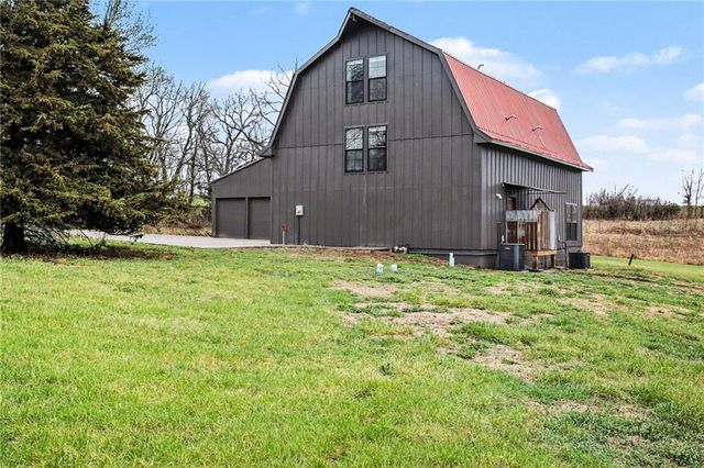 8673 W MO-116 Highway, Gower, MO 64454