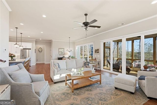 5420 Fishermans Cove, Gainesville, GA 30506