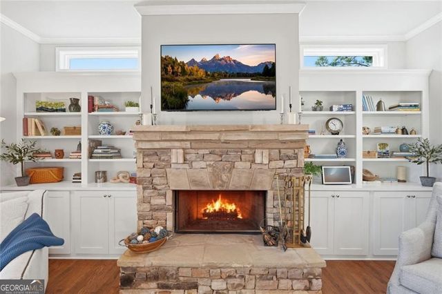 5420 Fishermans Cove, Gainesville, GA 30506