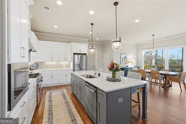 5420 Fishermans Cove, Gainesville, GA 30506