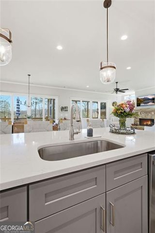 5420 Fishermans Cove, Gainesville, GA 30506