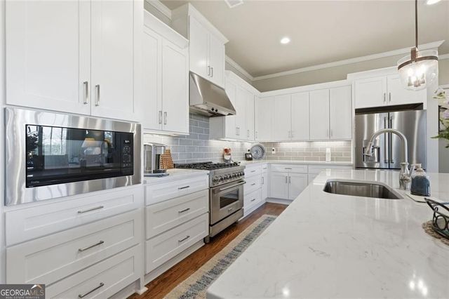 5420 Fishermans Cove, Gainesville, GA 30506