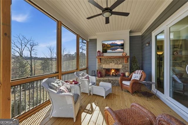 5420 Fishermans Cove, Gainesville, GA 30506