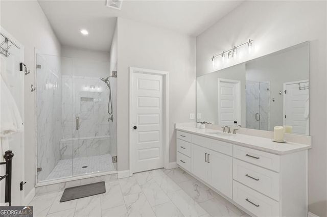 5420 Fishermans Cove, Gainesville, GA 30506