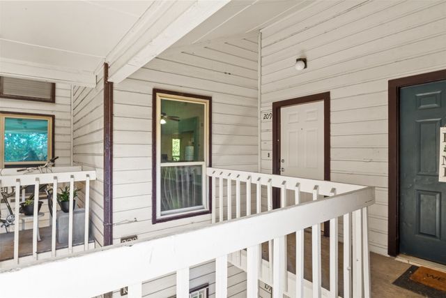 7107 Holly Hill Drive 209, Dallas, TX 75231