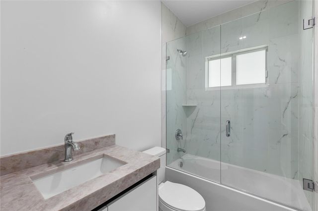 1142 DUTCHESS STREET E, Lehigh Acres, FL 33974