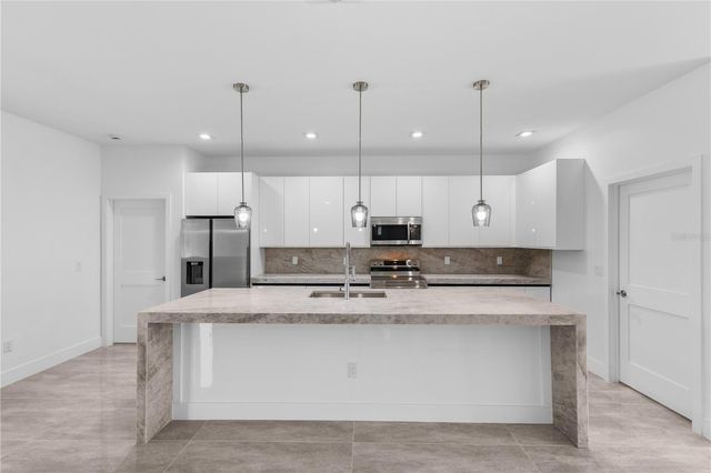 1142 DUTCHESS STREET E, Lehigh Acres, FL 33974