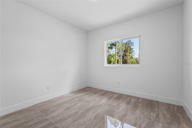 1142 DUTCHESS STREET E, Lehigh Acres, FL 33974