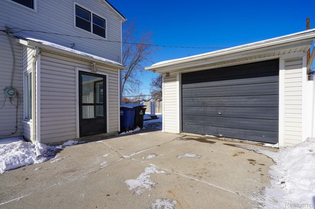 35226 Glen Street, Westland, MI 48186