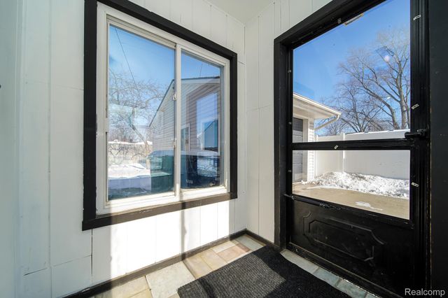 35226 Glen Street, Westland, MI 48186