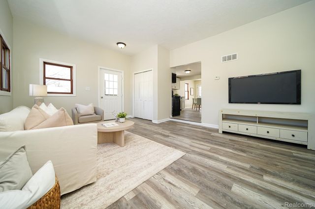 35226 Glen Street, Westland, MI 48186