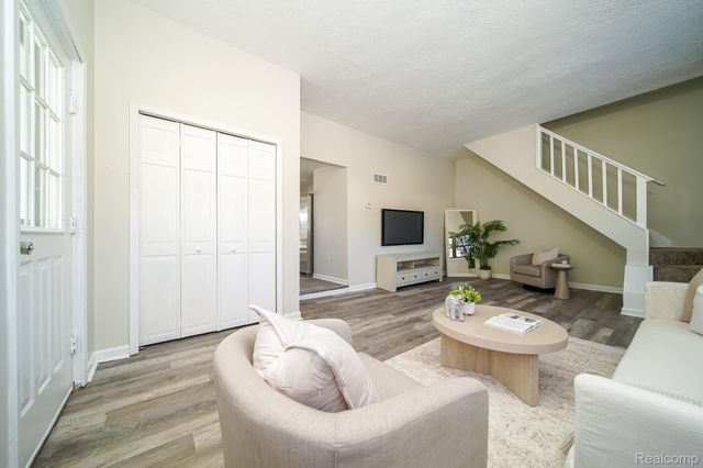 35226 Glen Street, Westland, MI 48186