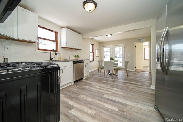 35226 Glen Street, Westland, MI 48186