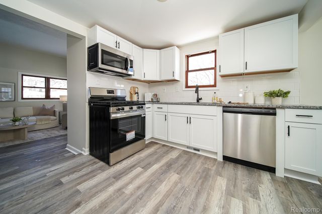 35226 Glen Street, Westland, MI 48186