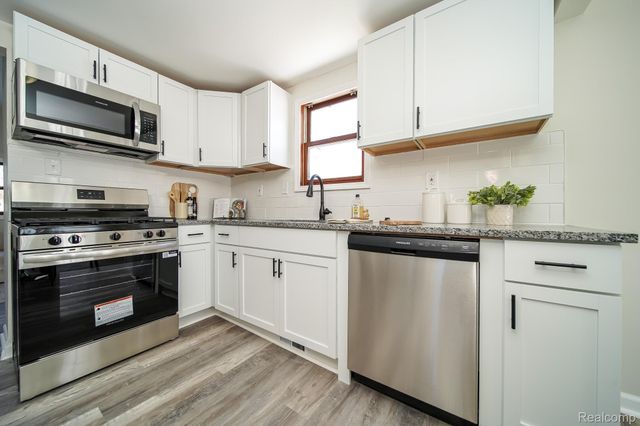 35226 Glen Street, Westland, MI 48186