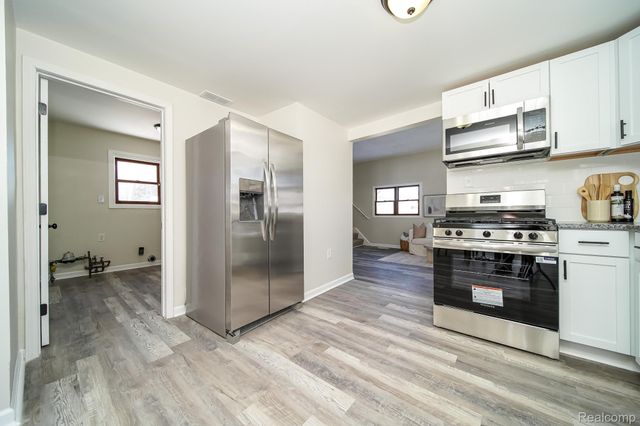 35226 Glen Street, Westland, MI 48186