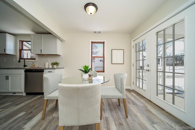 35226 Glen Street, Westland, MI 48186