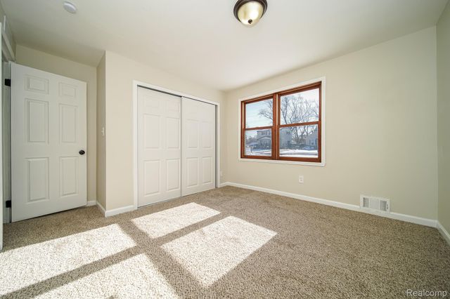 35226 Glen Street, Westland, MI 48186