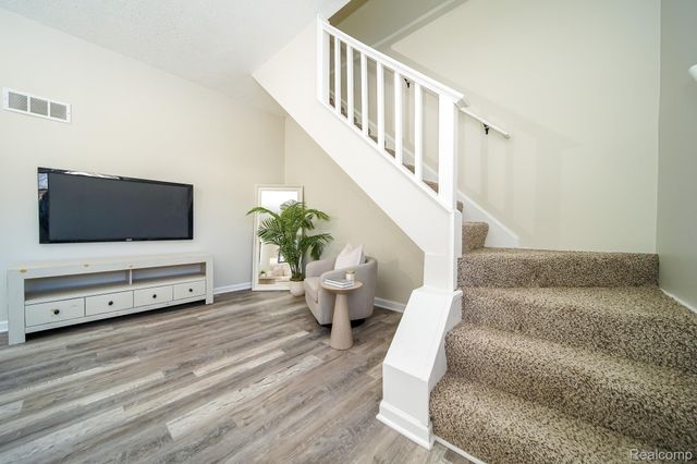 35226 Glen Street, Westland, MI 48186