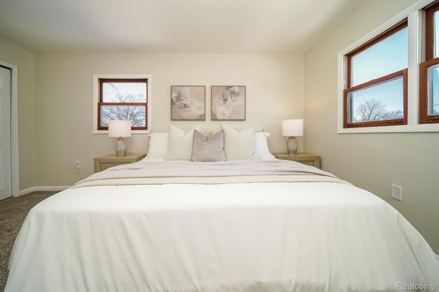 35226 Glen Street, Westland, MI 48186