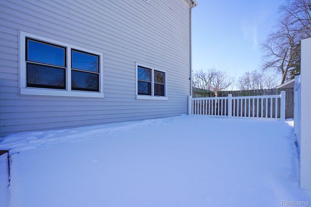 35226 Glen Street, Westland, MI 48186