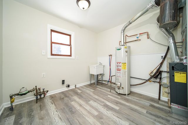 35226 Glen Street, Westland, MI 48186