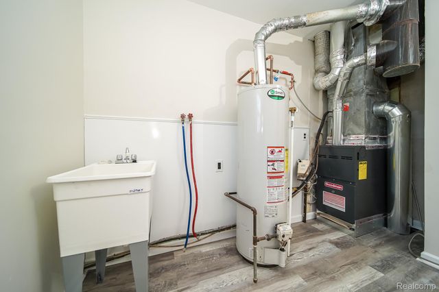 35226 Glen Street, Westland, MI 48186