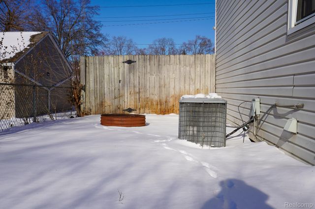 35226 Glen Street, Westland, MI 48186