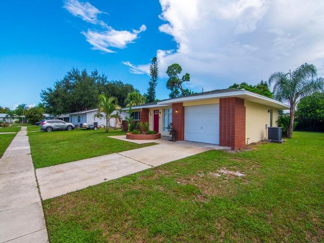 226 SW Reynolds Avenue, Port St Lucie, FL 34983