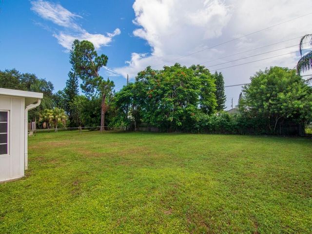 226 SW Reynolds Avenue, Port St Lucie, FL 34983