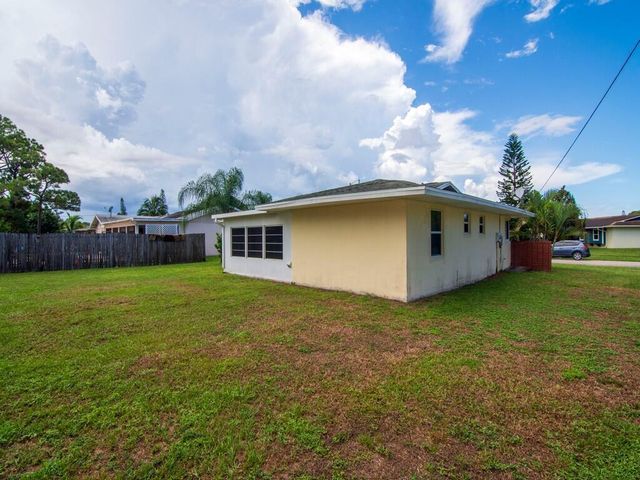 226 SW Reynolds Avenue, Port St Lucie, FL 34983