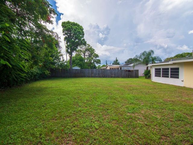 226 SW Reynolds Avenue, Port St Lucie, FL 34983