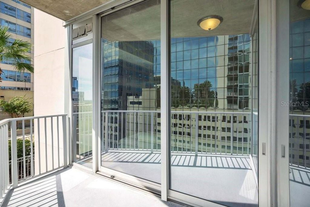Image 20 of property listing at 155 S COURT AVENUE 1102, Orlando, FL 32801